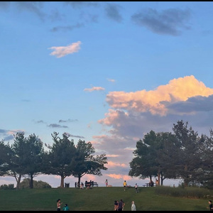 色情片脱光衣服的少妇
